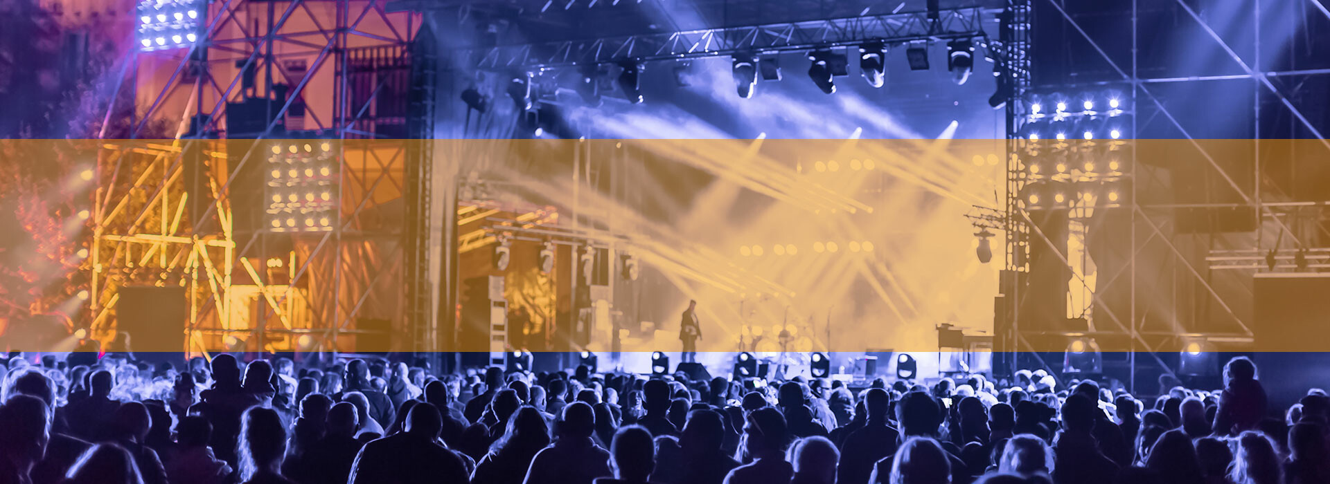 CONTRIK_Stage_with_people_.jpg